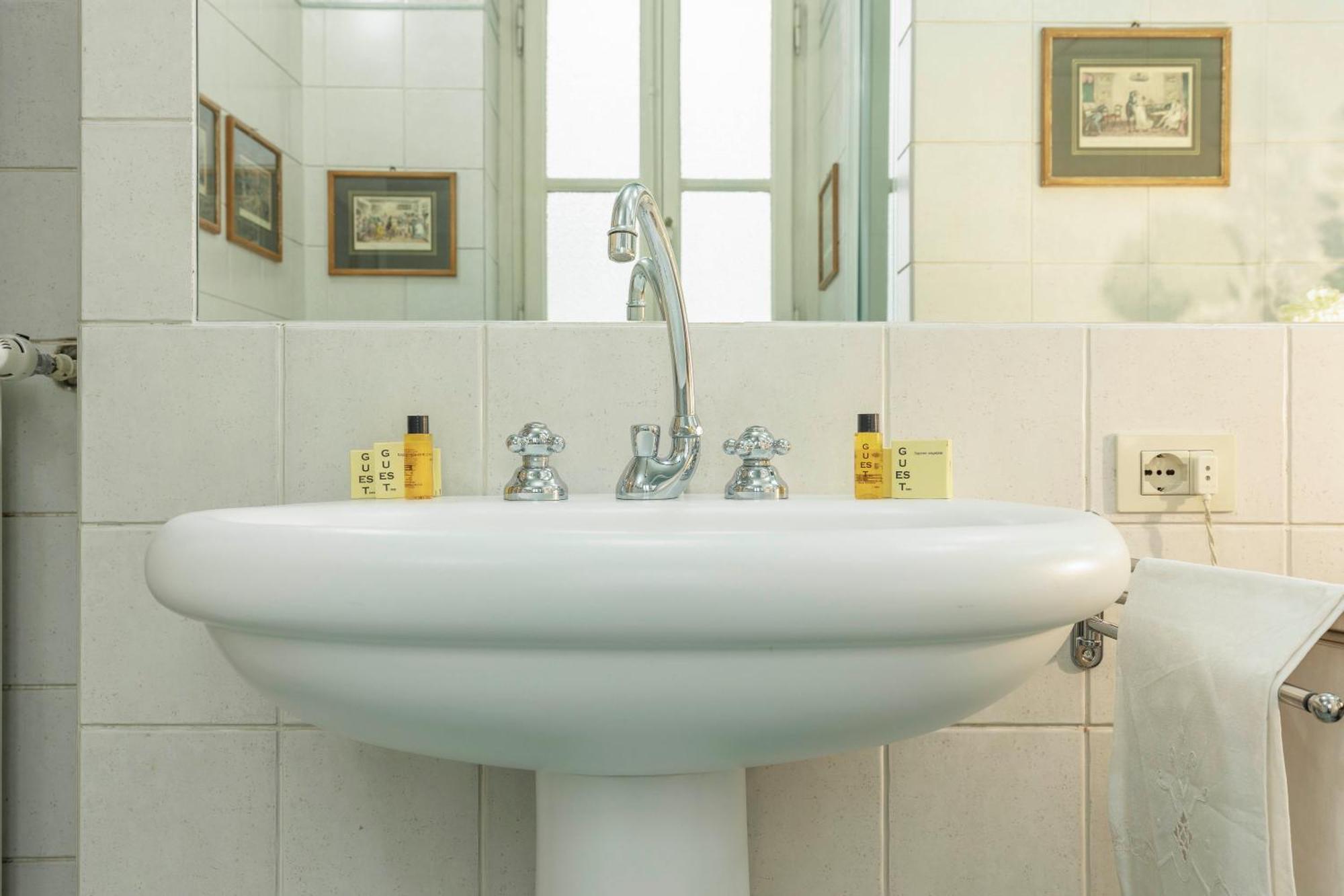 Florence Huge Apartment With Private Garden Bagian luar foto