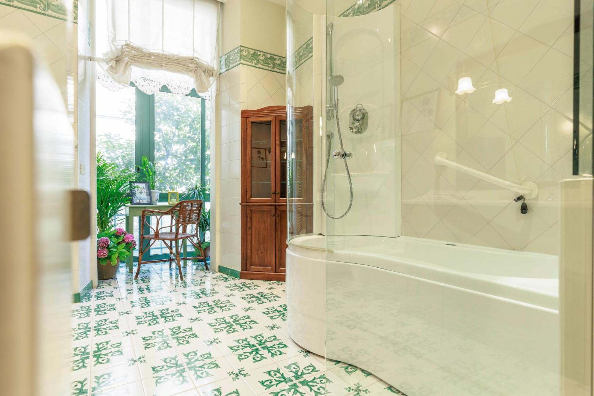 Florence Huge Apartment With Private Garden Bagian luar foto
