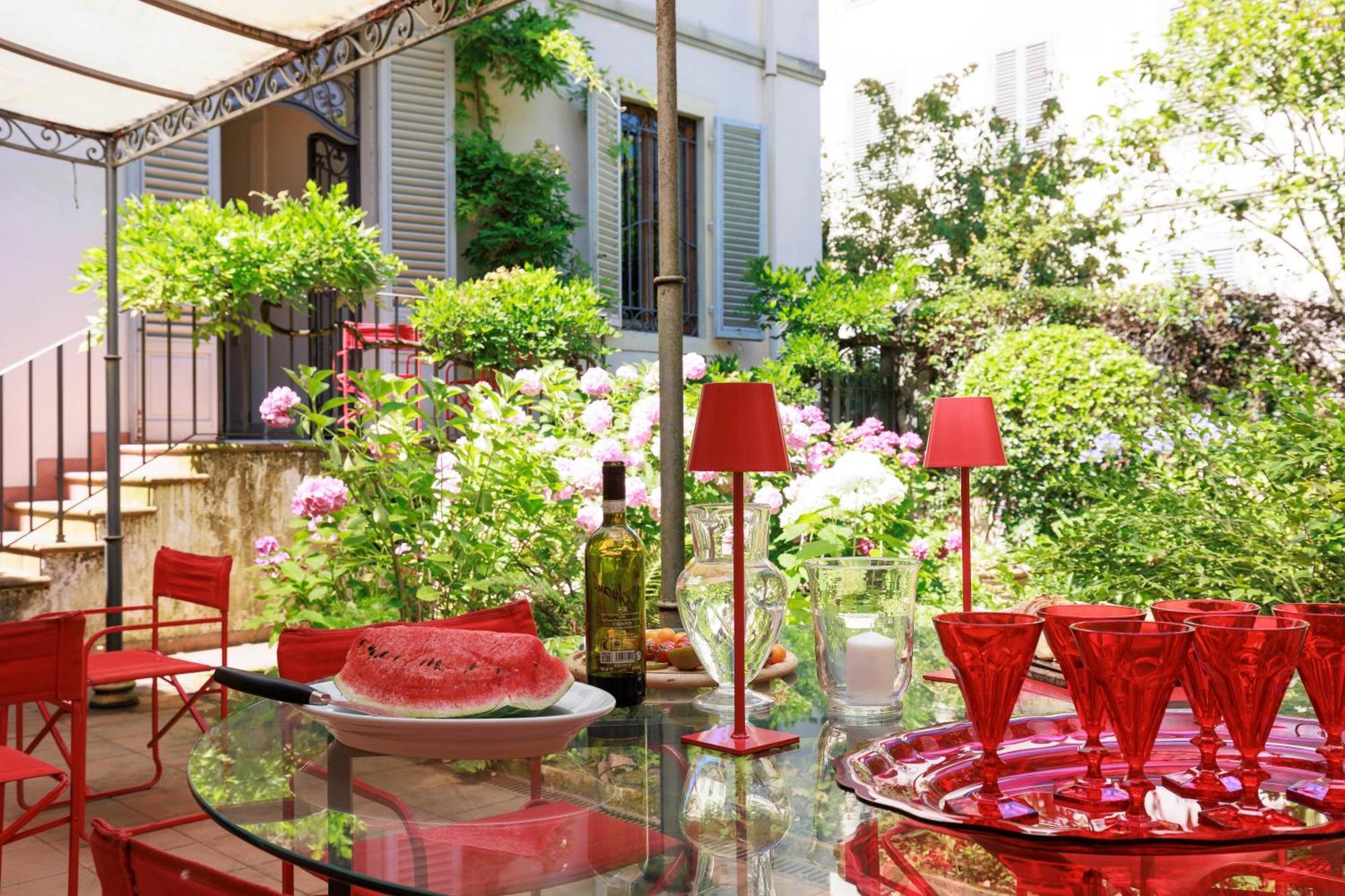 Florence Huge Apartment With Private Garden Bagian luar foto
