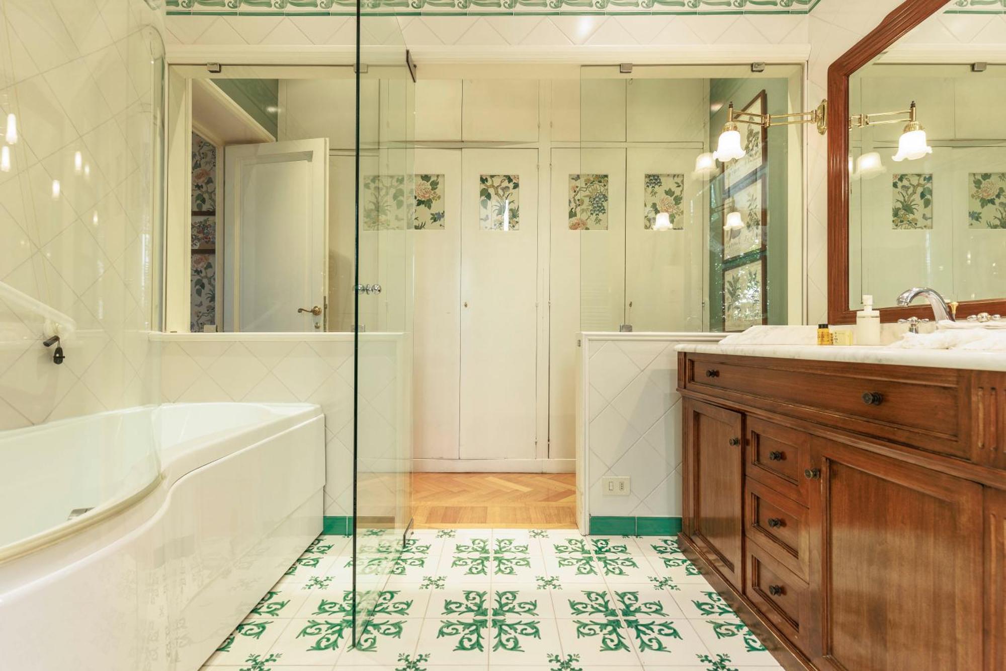 Florence Huge Apartment With Private Garden Bagian luar foto