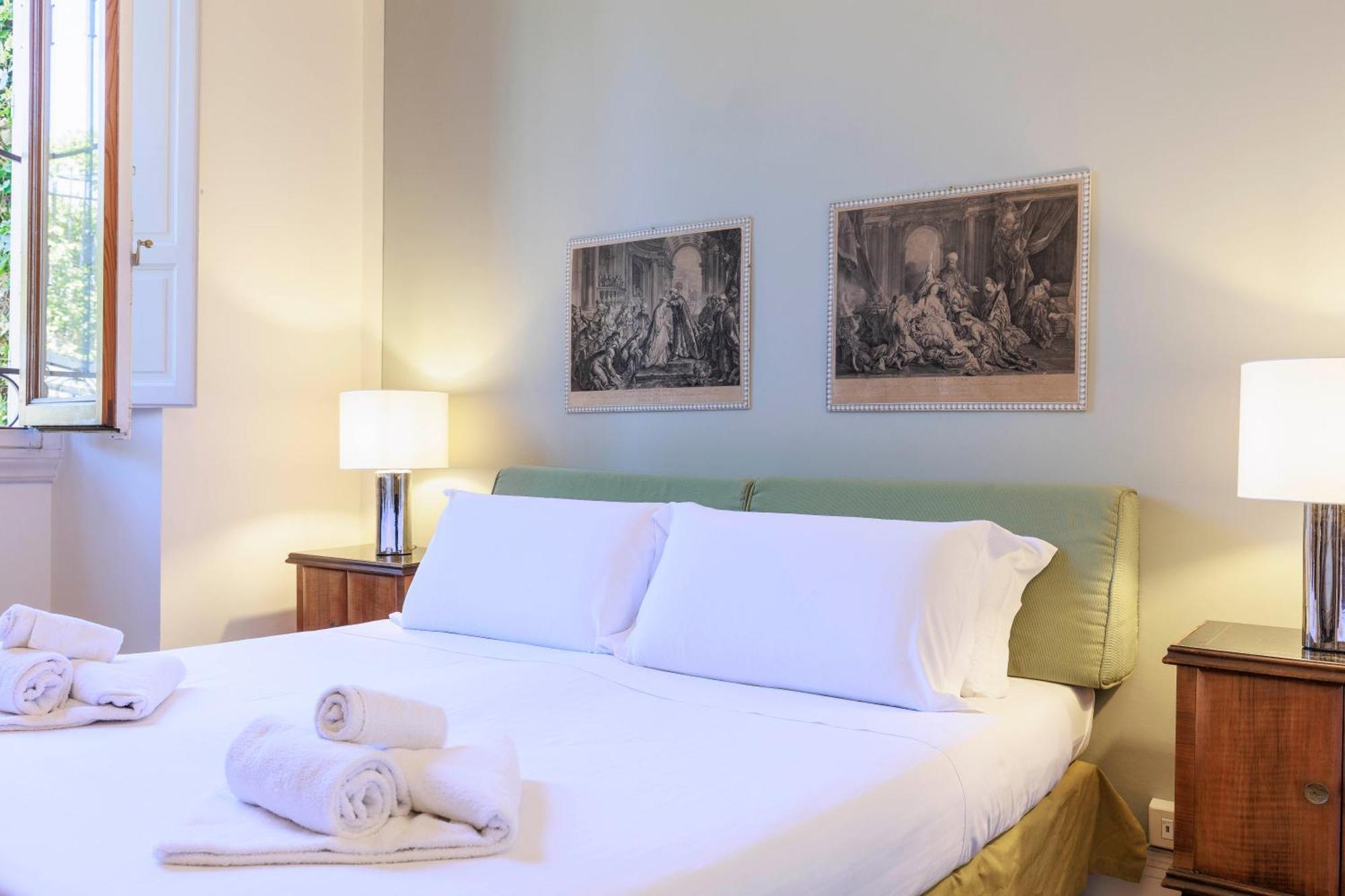 Florence Huge Apartment With Private Garden Bagian luar foto
