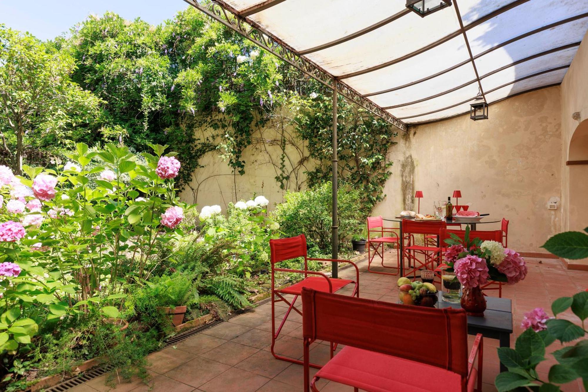 Florence Huge Apartment With Private Garden Bagian luar foto