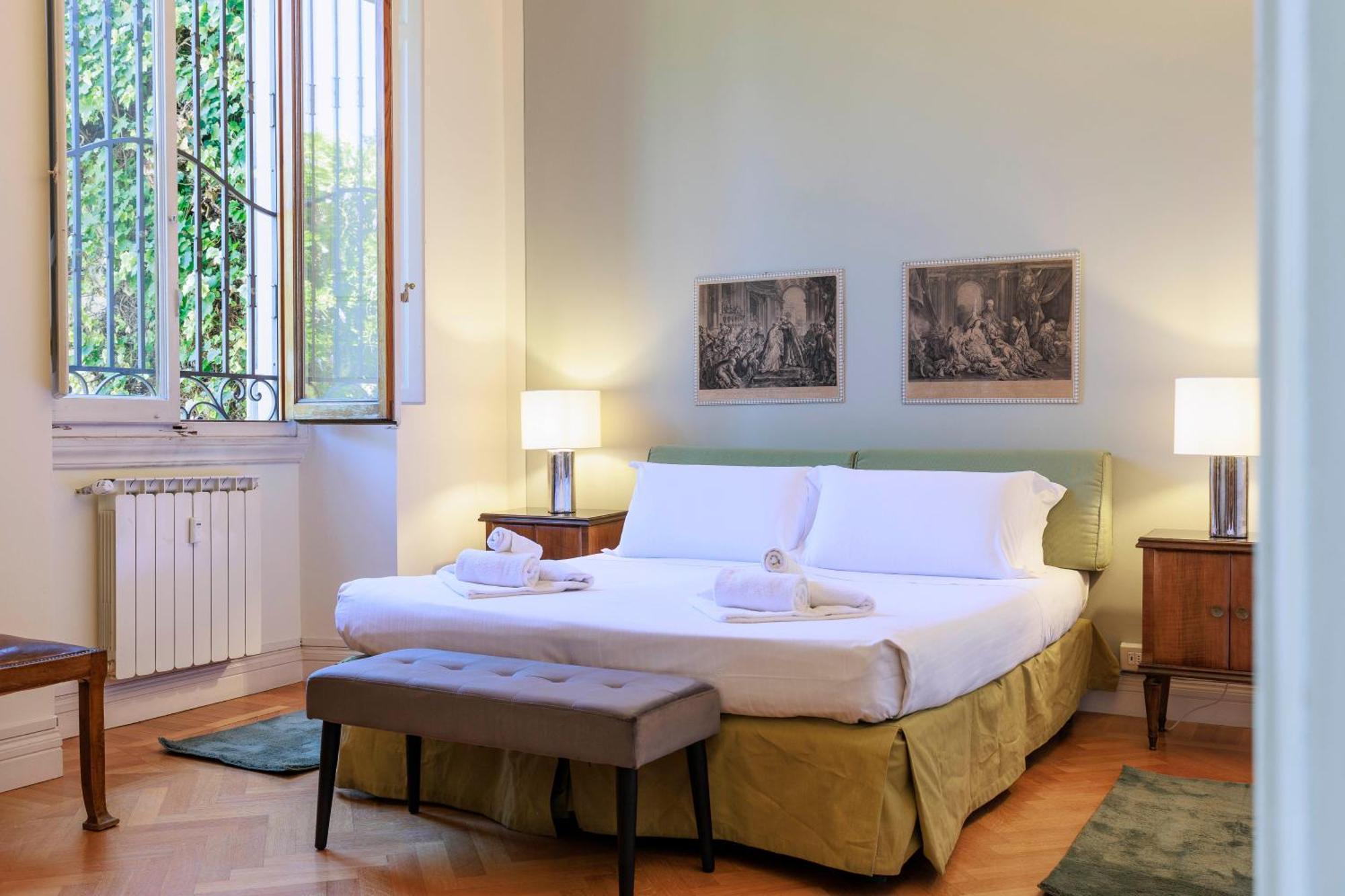 Florence Huge Apartment With Private Garden Bagian luar foto