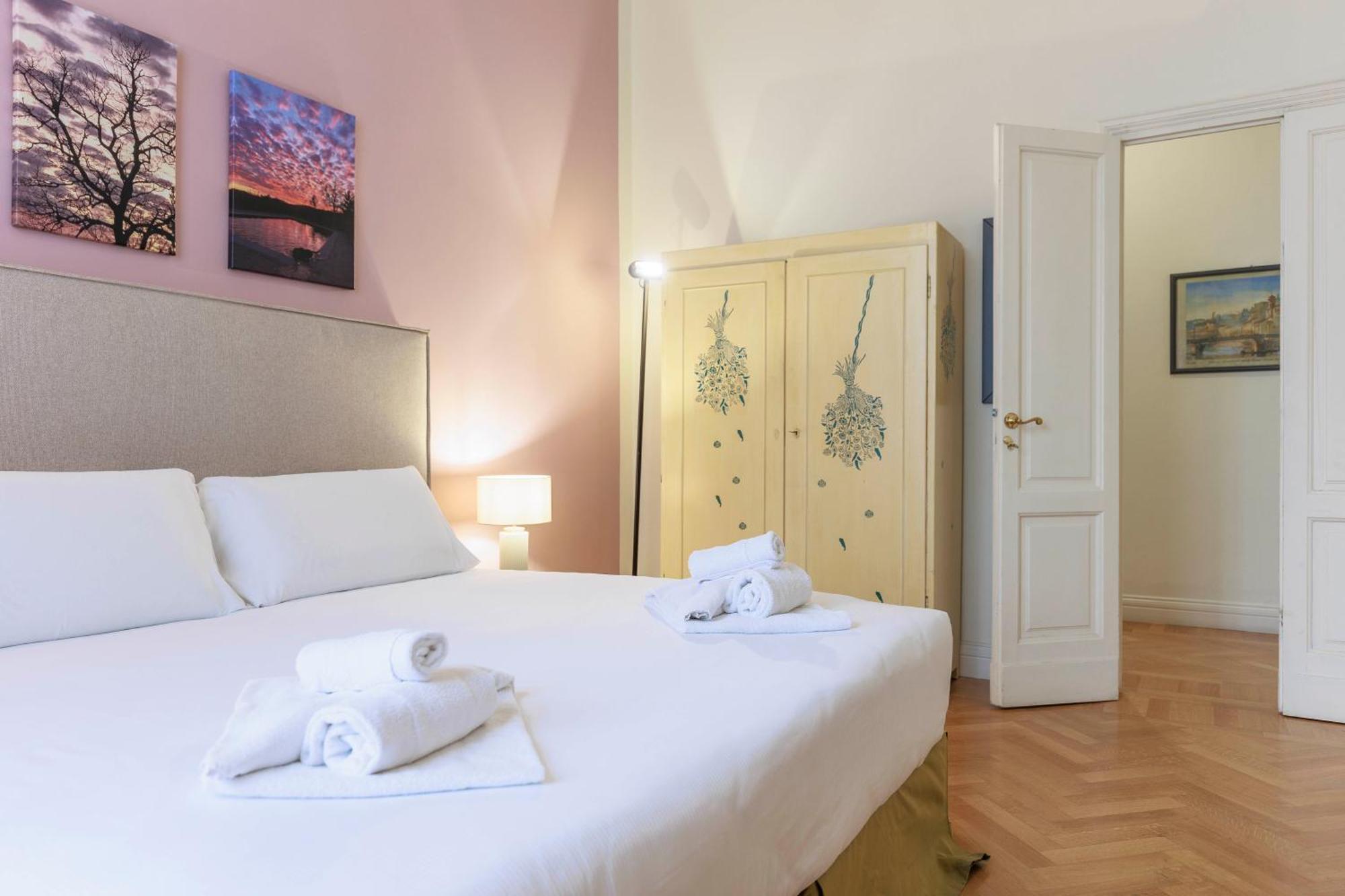 Florence Huge Apartment With Private Garden Bagian luar foto