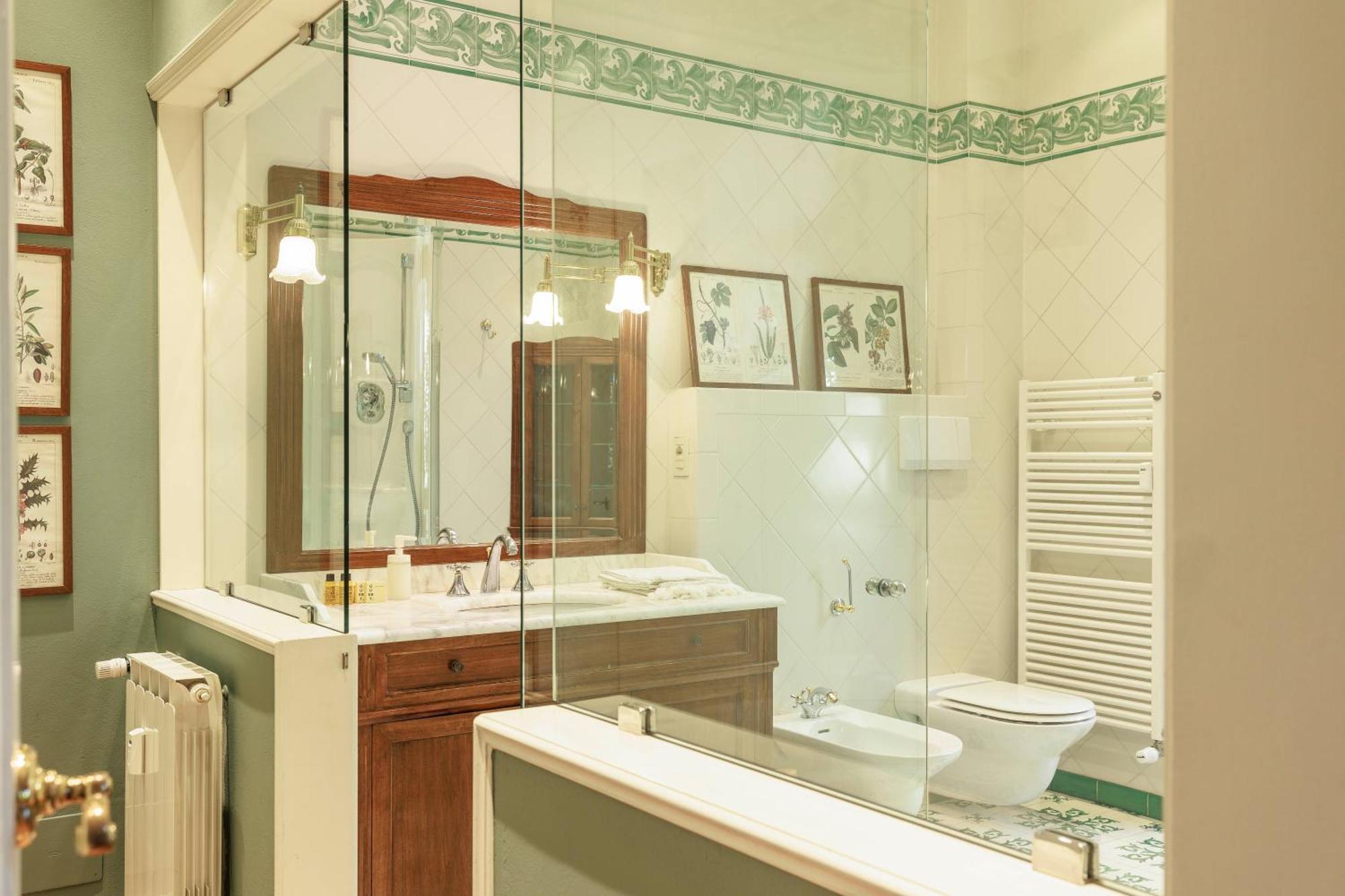 Florence Huge Apartment With Private Garden Bagian luar foto