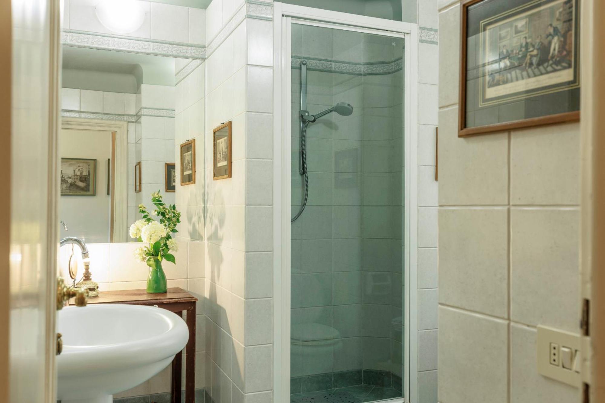 Florence Huge Apartment With Private Garden Bagian luar foto