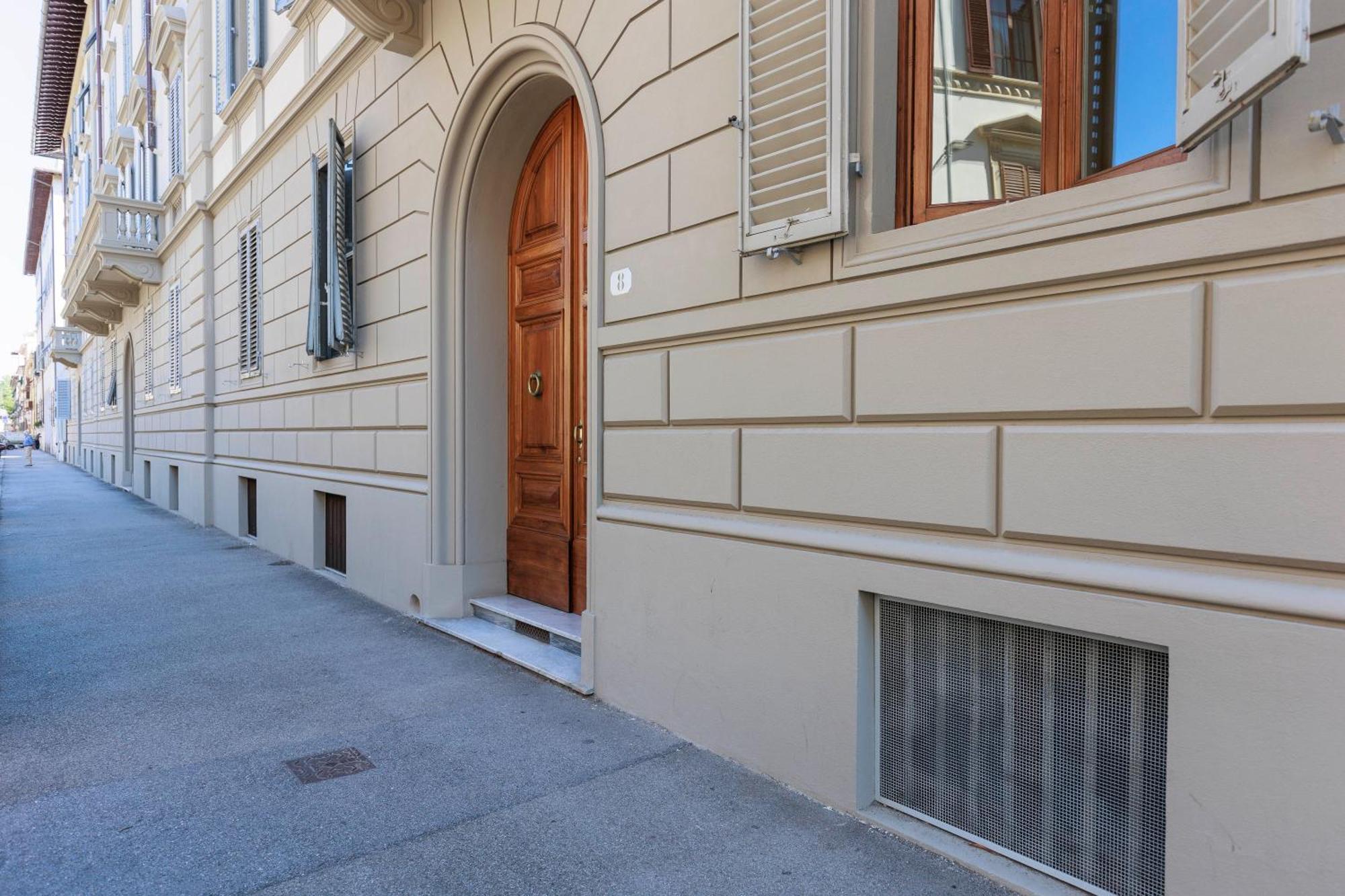 Florence Huge Apartment With Private Garden Bagian luar foto